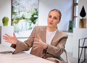 Интервью с заместителем директора по развитию СК 'ЛенРусСтрой» Александрой Кваснюк в пространстве Mansion