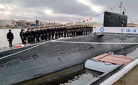 АО 'Адмиралтейские верфи', большая дизель-электрическая подводная лодка 'Уфа' проект 636, после церемонии поднятия военно-морского флага РФ