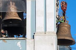 Return of the bells to the bell tower of St. Sampson Cathedral.