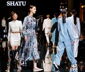 Показ бренда SHATU на Неделе моды в Торговой галерее 'SEASONS'