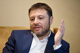 Совладелец Совкомбанка Сергей Хотимский во время интервью