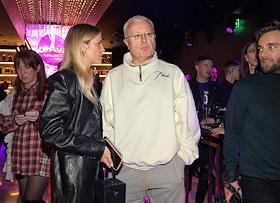 Шоу Crave Airlines в театре Crave