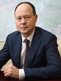 Генеральный директор ПАО Россети Ленэнерго - Игорь Кузьмин во время интервью в офисе компании