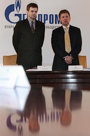 Подписание Рамочного Соглашения по Основным Условиям сотрудничества при разработке первой фазы Штокмановского газоконденсатного месторождения в центральном офисе ОАО 'Газпром'. Учавствуют Председатель Правления Алексей Миллер, Президент и Главный Управляющий компании StatoilHydro Хелге Лунд.
