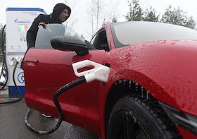 Открытие электрозаправочной станции на АЗС «Газпромнефть» в Ленинградской области на Мурманском шоссе