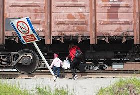 Посёлок городского типа Приобье, конечная станция железной дороги из Ивделя