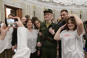 Ритуал приведения к Военной присяге вновь прибывшего пополнения 154-го отдельного комендантского Преображенского полка в Музее Победы