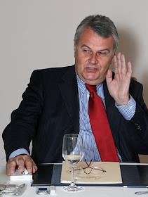 Вульф Бернотат - председатель компании 'Eon'. Интервью в в гостинице 'Балчуг'