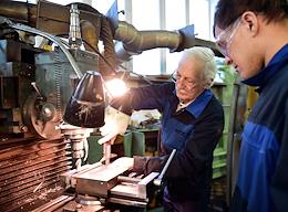 Production of high-precision high-purity parts for the Siberian Ring Photon Source (CKP SKIF) in the pilot production workshop of the Design and Technology Institute of Scientific Instrumentation of the Siberian Branch of the Russian Academy of Sciences in Novosibirsk Academgorodok.