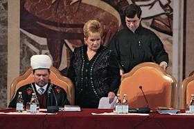 Под председательством патриарха Московского и всея Руси Алексия II пройдут соборные слушания всемирного русского народного собора 'Базисные духовно-нравственные ценности - основа единства семьи, общества и государства'.
