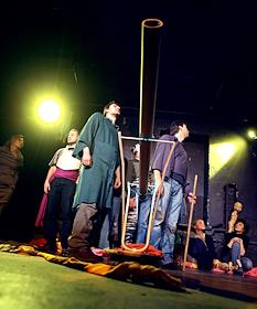 Спектакль '1612' по пьесе Максима Курочкина и Евгения Казачкова режиссеров Михаила Угарова, Руслана Маликова в постановке московского Театр.doc и вроцлавского Ad Spectatores на сцене 'Театр.doc'