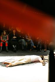 Спектакль 'Молодой Гамлет' в рамках фестиваля 'Большая перемена»' театра CTC Theatre & Intext Performance (Великобритания) по пьесе Вильяма Шекспира в Центре имени Мейерхольда. Режиссер Пол Харман.

