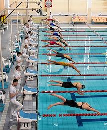 Championship and championship of St. Petersburg in swimming in the sports complex 'Center of Swimming'. First day of competition.