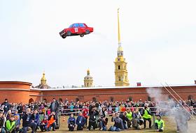 Празднование Дня космонавтики в Петропавловской крепости. 35-ые показательные старты моделей ракет на вертолетной площадке крепости