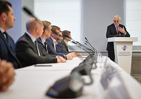 Торжественное подписание Меморандума о принципах развития платформенной занятости в России в Российском союзе промышленников и предпринимателей (РСПП)