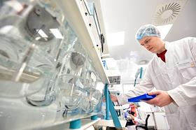 Работа фармацевтической компании Renewal (АО «ПФК Обновление»), занимающейся разработкой и производством лекарственных препаратов в Новосибирске. Лаборатория фармацевтической разработки