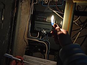 Жанровые фотографии. Проверка электросчетчиков, счётчиков воды