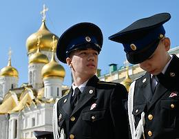 The ceremony of taking solemn oaths of students of the cadet and youth classes of the Federal Security Service of Russia on the Cathedral Square of the Moscow Kremlin.