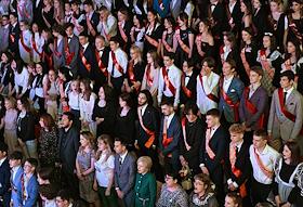 Последний звонок в Государственном бюджетном общеобразовательном учреждении города Москвы 'Школа № 2070 имени Героя Советского Союза Г.А. Вартаняна'