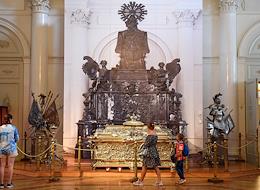The memorial complex of the shrine of Alexander Nevsky in the Concert Hall of the State Hermitage.