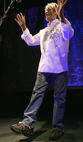 Концерт вокалиста и лидера группы 'YES' Джона Андерсона в клубе 'Б2'