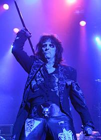 Концерт певца Элиса Купера в клубе 'Б1 Максимум'