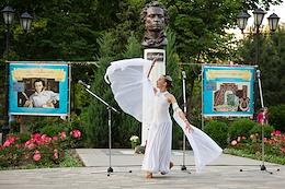 Festive events dedicated to the 224th anniversary of the birth of the poet Alexander Pushkin. Evening of poetry on Petrovsky Boulevard in Azov.
