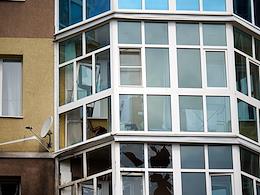Consequences of a drone hitting a residential building on Belinsky Street in Voronezh.