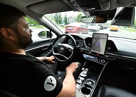 Компания «Яндекс» в тестовом режиме запустила в Москве сервис заказа автомобилей, которыми управляет искусственный интеллект - роботакси в районе Ясенево