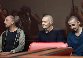Первое заседание по рассмотрению уголовного дела в отношении Шевченко С.П., Гапыча В.В., Починок И.С.,  Федочука А.И., Журомскаса А.А., Китара В.Н., Принца Н.И., Юдина С.А., обвиняемых в совершении преступлений, предусмотренных ч. 2 ст. 208, ч. 3 ст. 35 ст. 278, ст. 205.3 УК РФ, а также Кравцова А.А., обвиняемого в совершении преступлений, предусмотренных ч. 1 ст. 208, ч. 3 ст. 35 ст. 278, ст. 205.3 УК РФ., в Южном окружном военном суде.

Подсудимые участники диверсионной штурмовой группы группы 'SS Медведи'