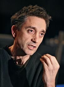 Спектакль 'Торговцы' режиссера Жоэль Помра в рамках театрального фестиваля 'NET 2007'