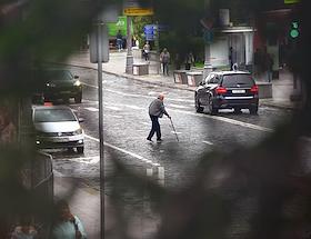 Автомобили такси китайских марок на улицах Москвы. Жанровая фотография