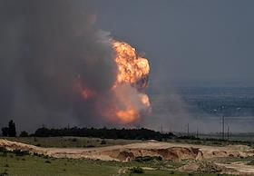 Детонация боеприпасов в районе пожара на полигоне в Кировском районе Крыма