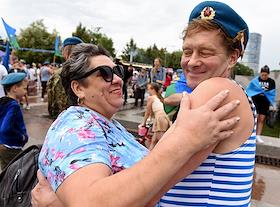 Праздничные мероприятия, посвященные 93-й годовщине создания Воздушно-десантных войск (ВДВ) России в парке 300-летия Санкт-Петербурга