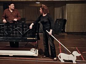 Спектакль 'Танец альбатроса' во МХТ им. Чехова по лирической комедии Жеральда Сиблейраса. Режиссер Олег Тополянский