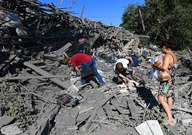 Последствия обстрела в Петровском районе Донецка