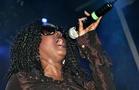 День рождения журнала Rolling Stone: британская команда Happy Mondays в клубе Б-1