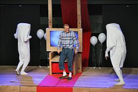 Третий Международный театральный фестиваль «Балтийский дом» в Москве». Русско-датский проект «Нильс Клим» в постановке Вадима Фиссона с участием труппы петербургского театра «Комик-трест» и датского театра «Vendsyssel teatr». на сцене Театрального центра им. Вс. Мейерхольда.
