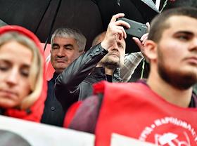 Митинг, уличное шествие и возложение венков к народному мемориалу 'Поклонный крест', установленному в память жертв кровавого расстрела защитников Дома Советов, в 30-летнюю годовщину со дня трагических событий 'черного октября 1993 г.'  на площади Краснопресненская застава