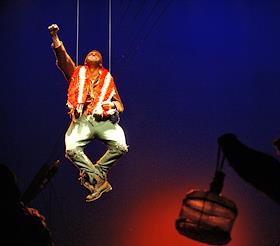 Спектакль 'Правдивейшая легенда одного квартала' (режиссер Владимир Иванов) в театре им.Вахтангова