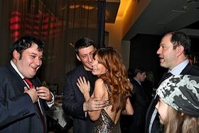 Презентация нового альбома 'Я буду ждать тебя всегда' певицы Людмилы Митволь в ресторане 'Шоколад'