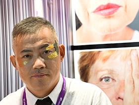 Жанровая фотография. Выставка парфюмерно-косметической продукции InterCHARM в Крокус Экспо