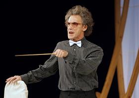 Прогон спектакля 'Человек,зверь и добродетель' в театре Пушкина на основной сцене