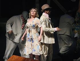 Спектакль по роману Ильфа и Петрова 'Золотой теленок' в театре 'Эрмитаж'