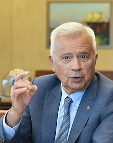 Президент ПАО 'Луковйл' Вагит Алекперов во время интервью
