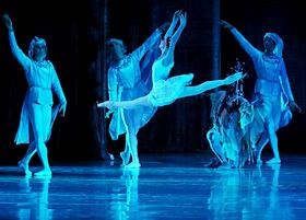 Балет «Снегурочка», в исполнении театра «Кремлёвский балет», поставленный Андреем Петровым на музыку П.И. Чайковского