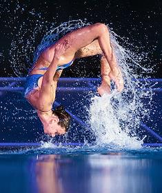 Шоу на воде Марии Киселевой с участием олимпийских чемпионов по синхронному плаванию в Центре спорта
