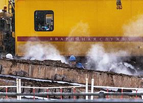 Устранение аварийной ситуации прорыва горячего водоснабжения теплосети на проспекте Большевиков