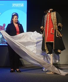 Государственный Эрмитаж и команда ВКонтакте представили отреставрированный кафтан Петра Великого в Реставрационно-хранительском центре «Старая Деревня». Экскурсия в реставрационные мастерские. Экскурсия по выставкам Центра