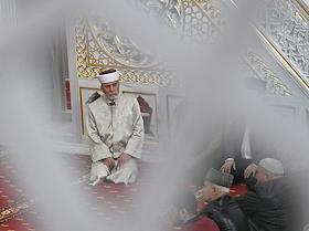 Первое богослужение в Соборной мечети Крыма 'Джума Джами'